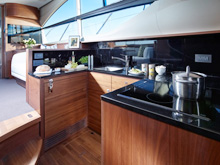 MOTOR YACHT & FLYBRIDGE　PRINCESS 43